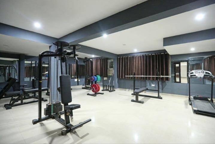 The Royal Crown Hotel Gurgaon Bagian luar foto